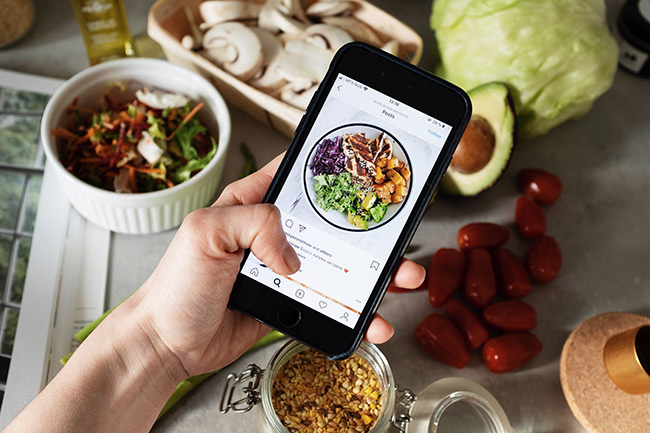 How Customers Engage with Restaurants Online 
